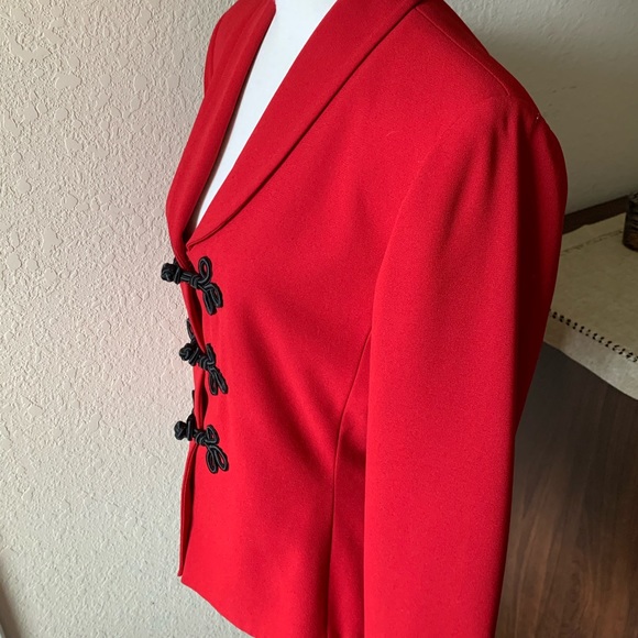 Beautiful red Le Suit blazer jacket- size 8 - Picture 4 of 5